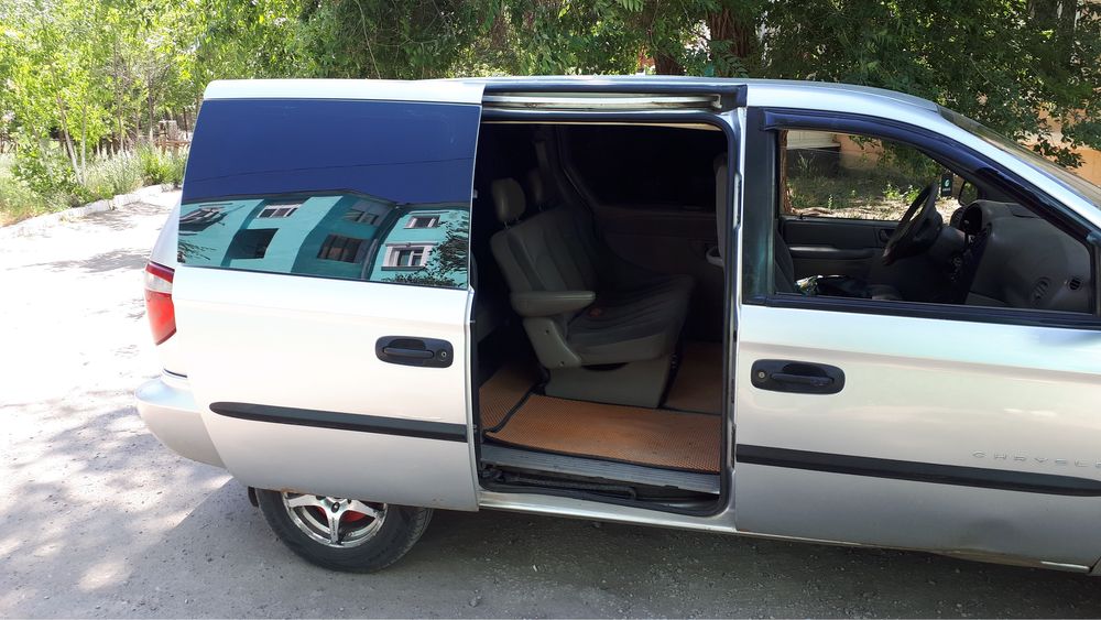 Продам Крайслер минивен 2001 г