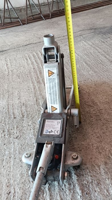 Cric hidraulic 2.5 tone germania