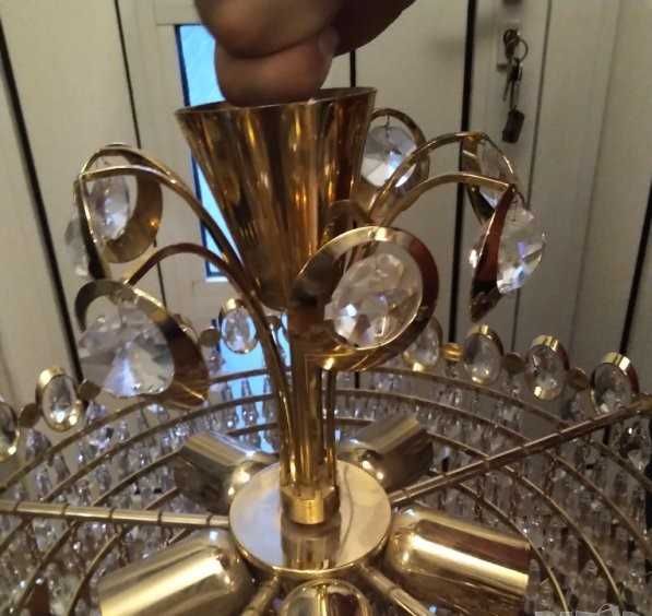 ВЕЛИКОЛЕПЕН Кристален полилей с позлатен месинг