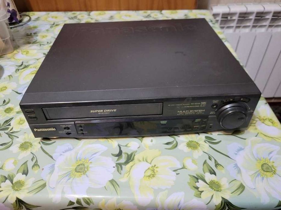 Видеомагнитафон 4х головочный Panasonic с коробкой и документами
