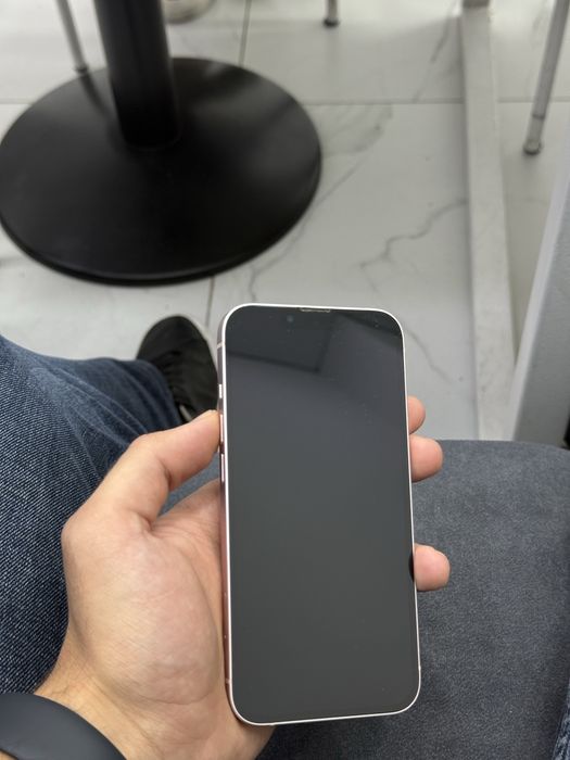 Продам Iphone 13 (128)
