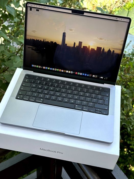 Apple MacBook Pro 14-inch // M3 // 512GB // 100% Bateria