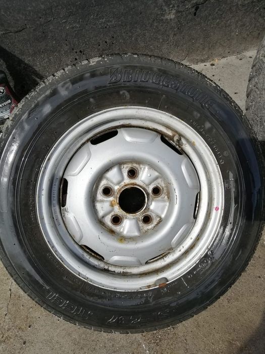 Продаю шины на авто