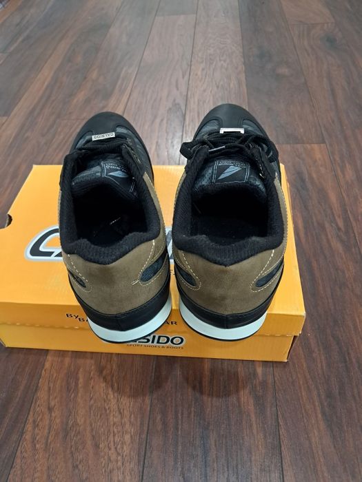 Спортни обувки N43