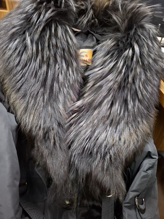 Пальто (парка) с воротником из натурального меха