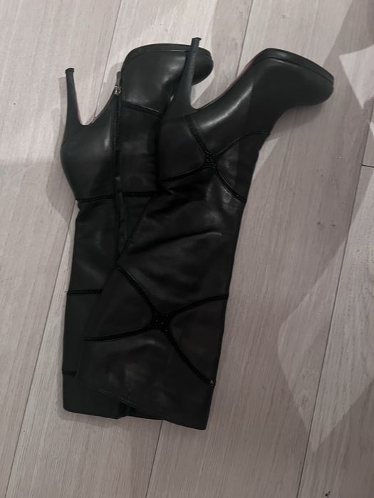 Продам кожаннык сапоги 39 размғр