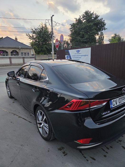 LEXUS IS 2019 — imagine 3