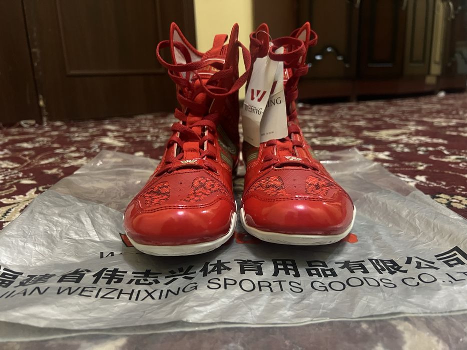 Продаётся оригинал Боксёрка wesing