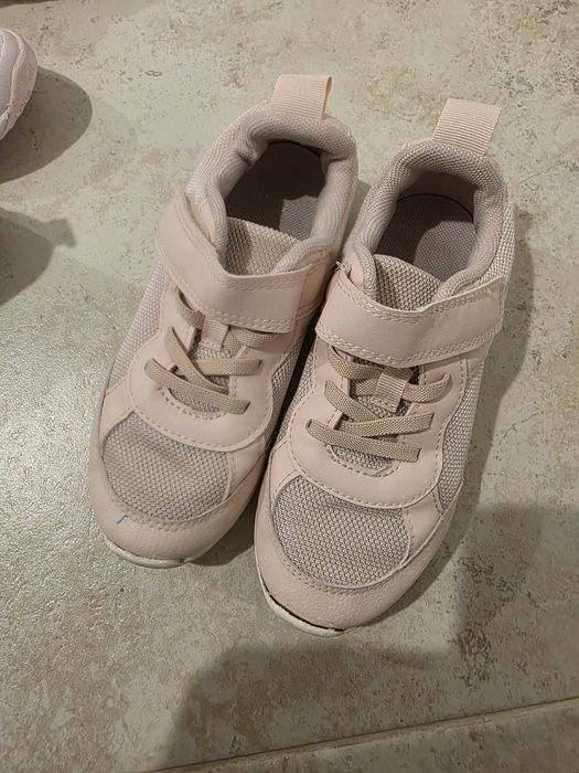 Маратонки Nike 29.5 и НМ 30