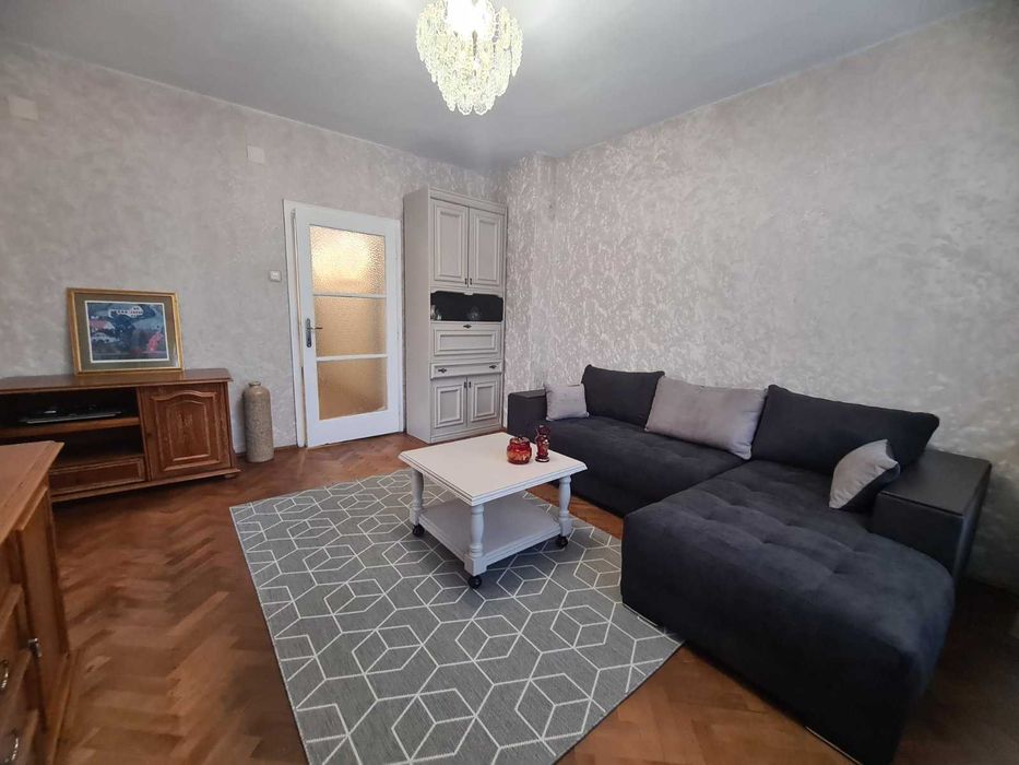 Дава се под наем Тристаен апартамент в София, Изток - 110 кв.м за 797.64 € - Снимка #2