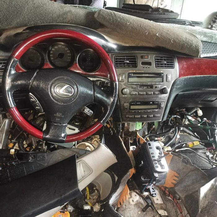 Lexus Es 300 в разбор свежедоставленный