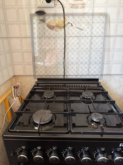 Продаётся Газовая Плита духовкой хорошем состаяние,Брент Ferre черная!