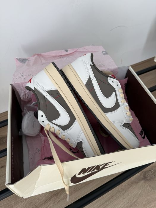 Маратонки Nike travis scott pазмер 38,5 24,5см
