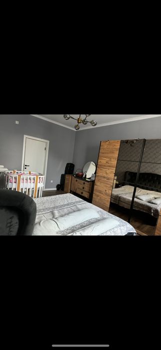 Срочно . Продаю двуспальную  кровать