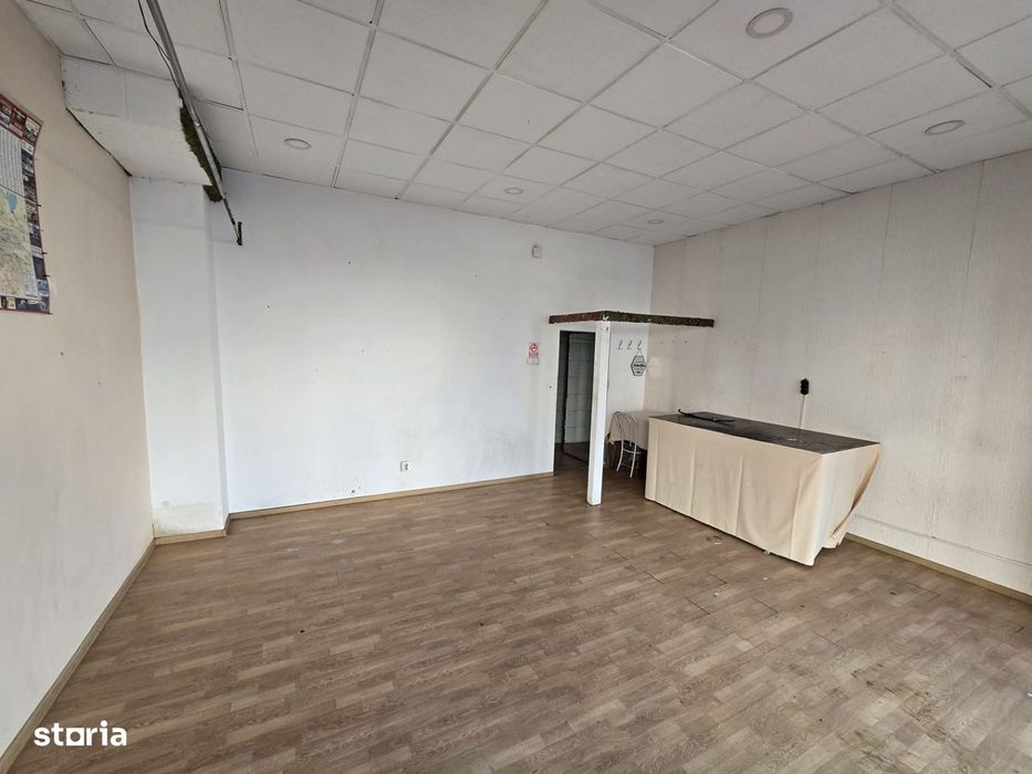 Inchiriere Spatiu Comercial Vitrat, 140 mp Dacia - Statia Bicaz