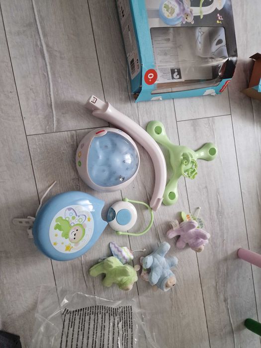 Fisher Price Музикална въртележка за легло МЕЧЕТА-ПЕПЕРУДИ