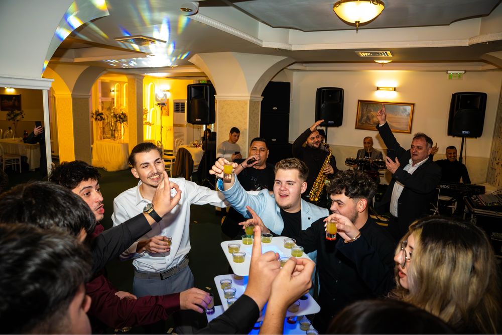 Fotograf evenimente - PRETURI MICI