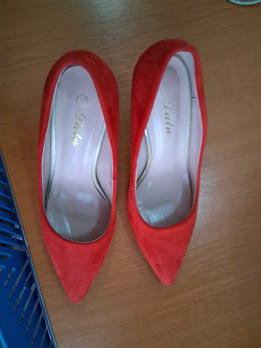 Pantofi eleganti roșii catifea