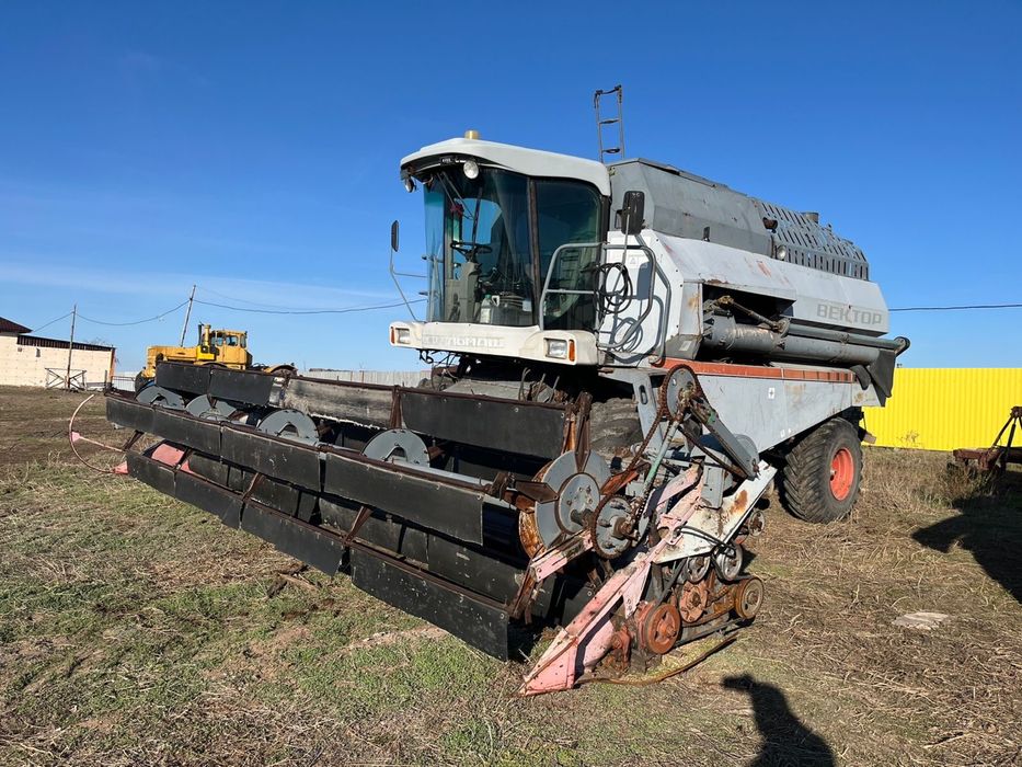 Комбайн вектор 410