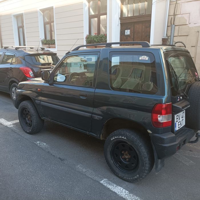 Vând Mitsubishi Pajero Pinin