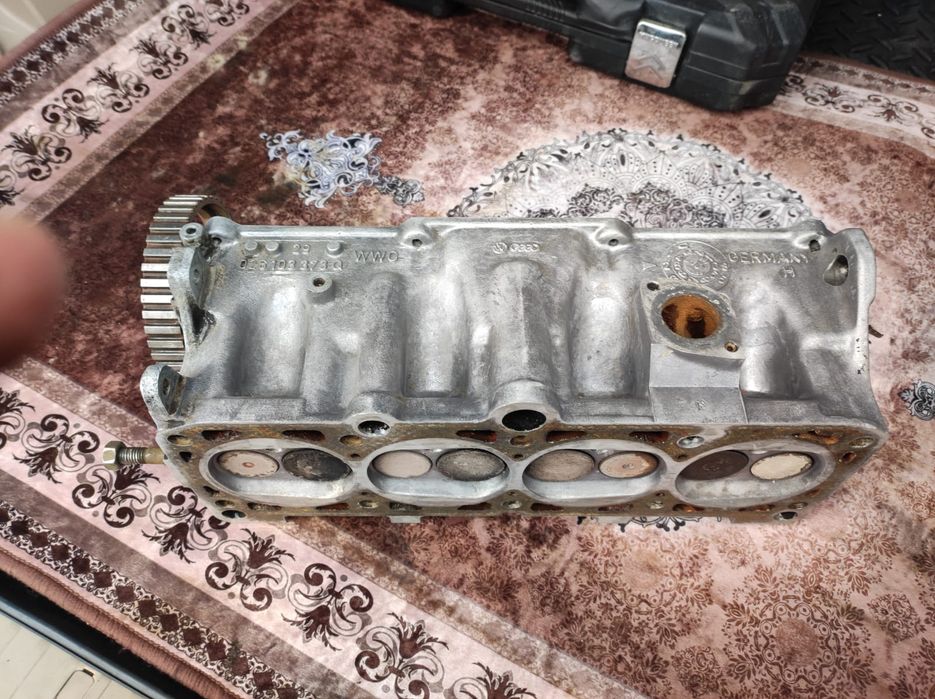 Головка, на Ауди, фольсваген 1,8. В идеальном состоянии.