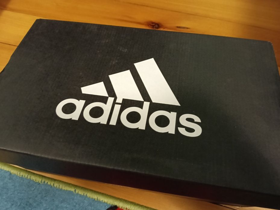 Adidas обувки   .