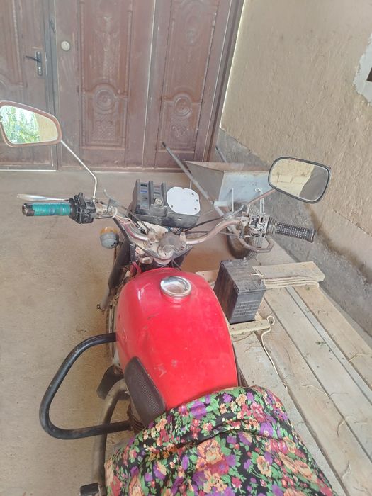 Ij planeta 4 yurib turibdi