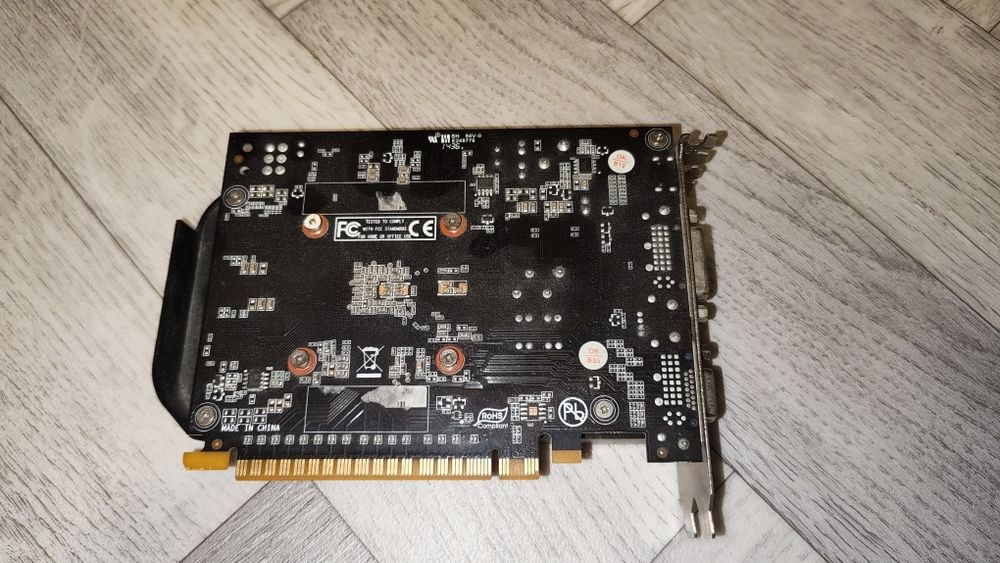 GTX 750 хорошее состояние