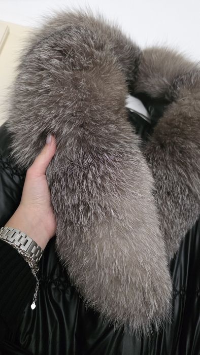 Vand geaca de fas, cu guler din blana de vulpe