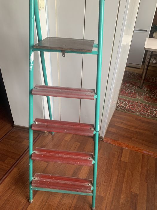 Стремянка советская в отличном состоянии