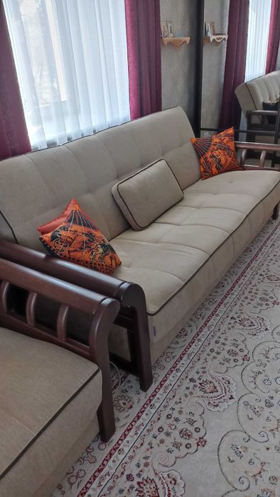 Продаю диван с креслом