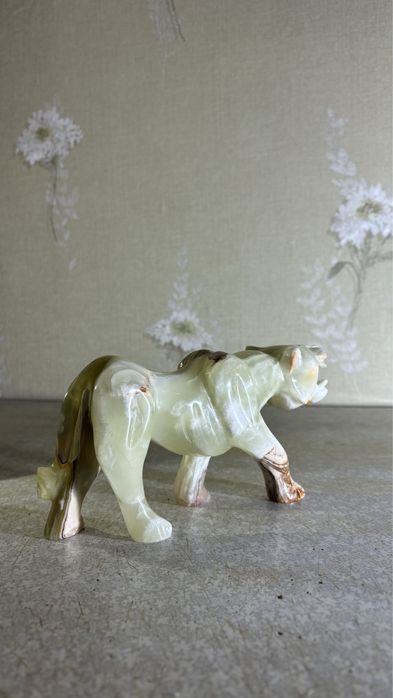 Продам модель тигра