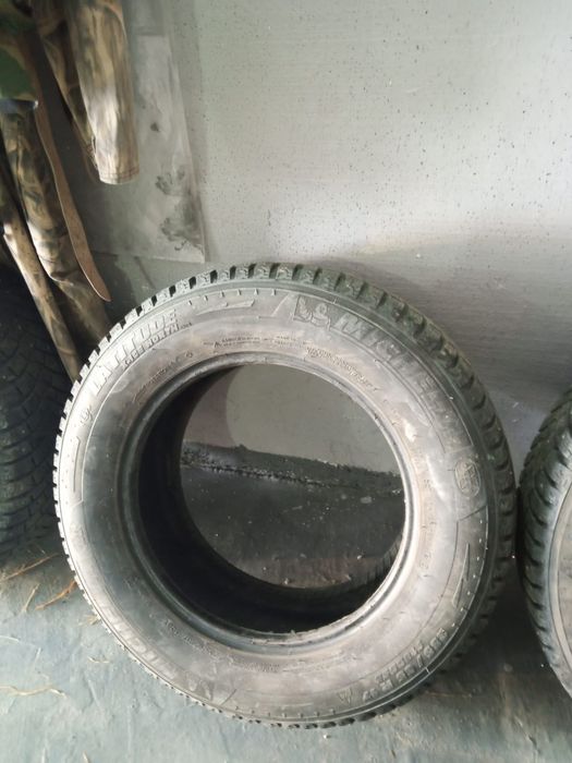 Продам автошины зимние.