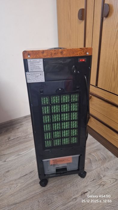 Продавам камина с функция климатик