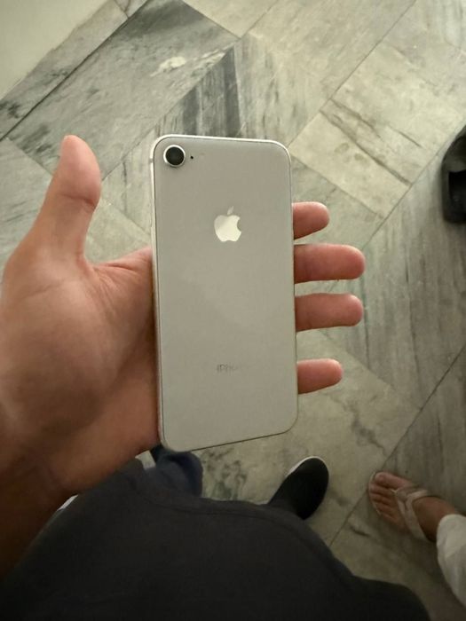 Iphone 8 64 gb 81 yomks