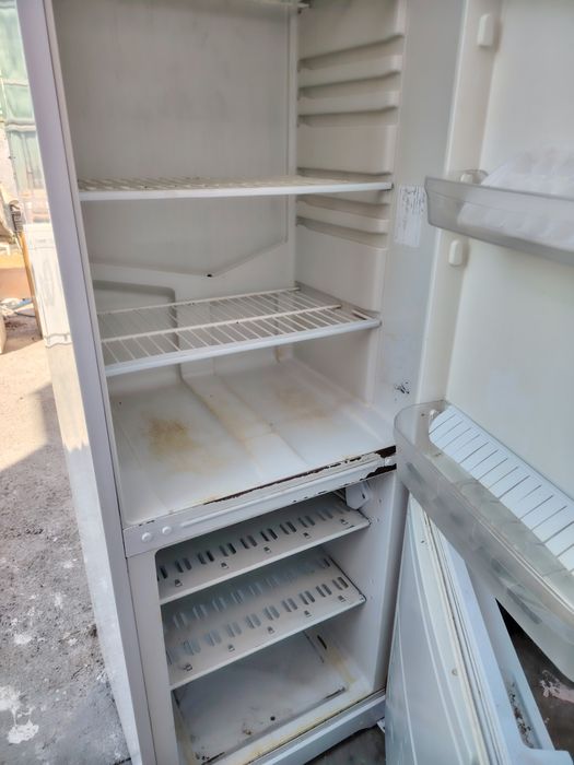 Продам холодильник Indesit
