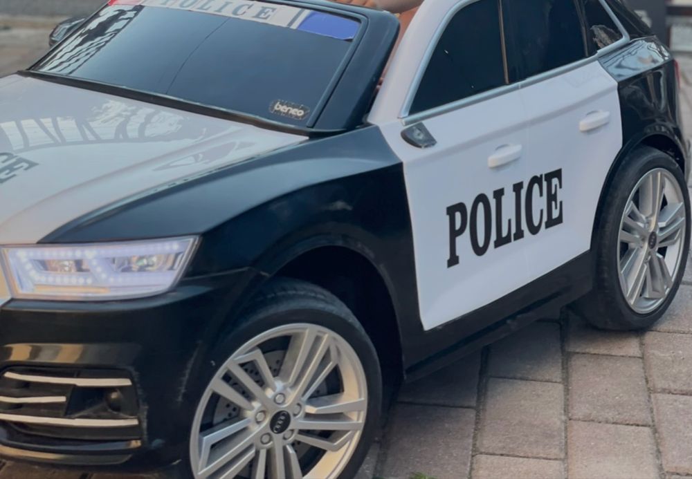 Masina electrica Politie Audi