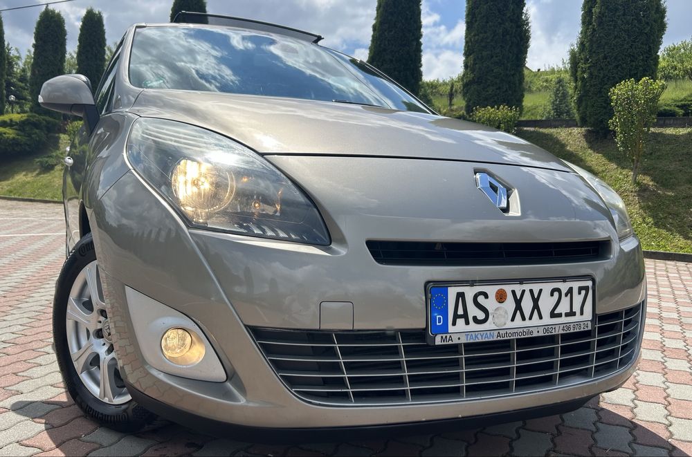 RENAULT Grand Scenic