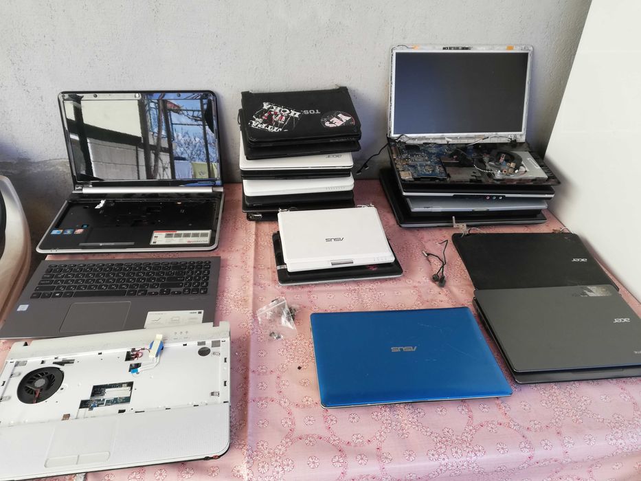 Разчистване  лот от лаптопи за части