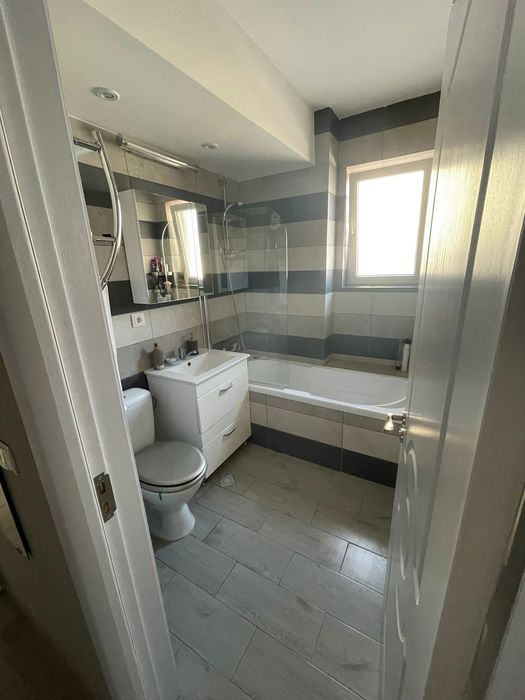 Închiriere apartament 3 camere