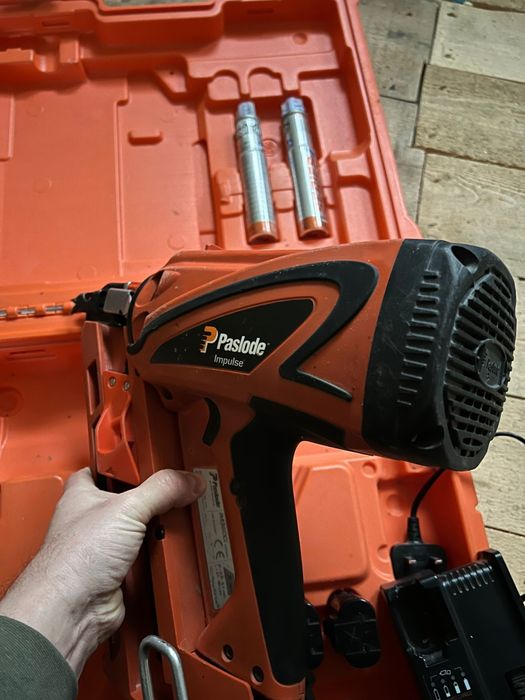 Pistol de Cuie Paslode IM360CI  + 2gaz + 1350 cuie