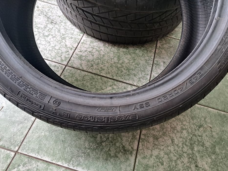 2 anvelope 245/40 R20 Goodyear runflat