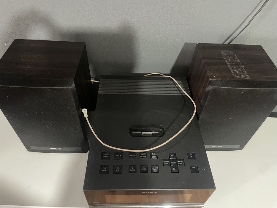Sony radio /CD / ipod + boxe Philips