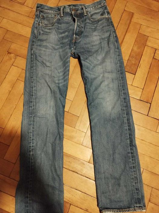 Продавам няколко чифта дънки Levi's и 1 чифт HM