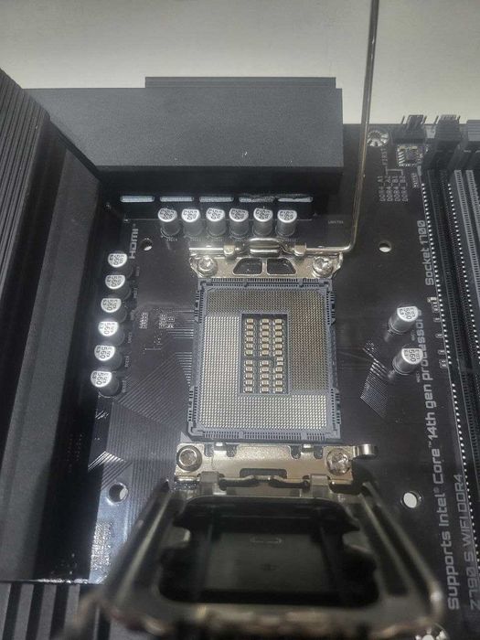 Gigabyte z790 S wifi Ddr4