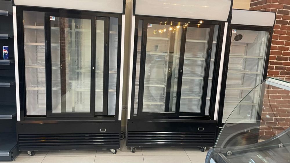 Vând vitrine de mezeluri