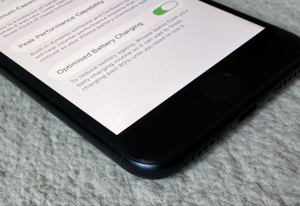 Phone SE 3 64GB negru