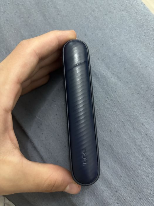 Iqos iluma cu ecran pe pen