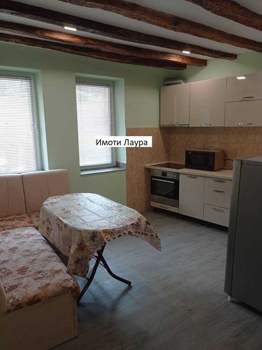 Дава се под наем Двустаен апартамент в Шумен, Център - 55 кв.м за 255 € - Снимка #3