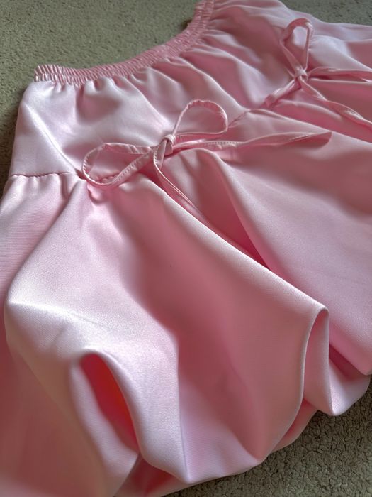 Розова пола с панделки